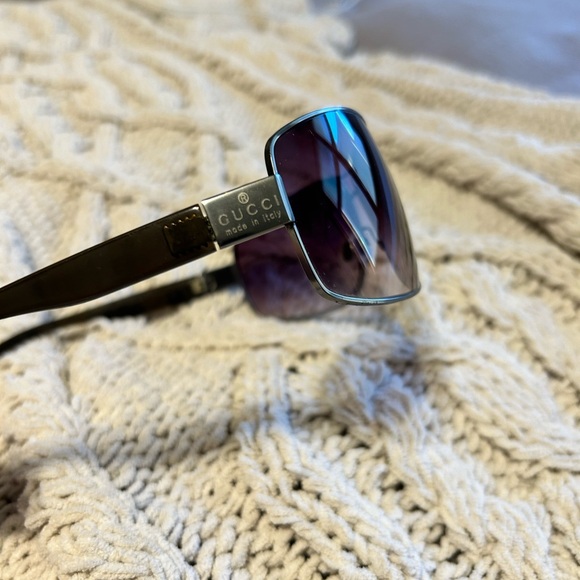 • Gucci Sunglasses •